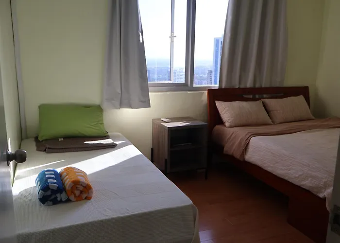 Simple&convience 1br In Bgc Near Hight Street Sm Aura Манила