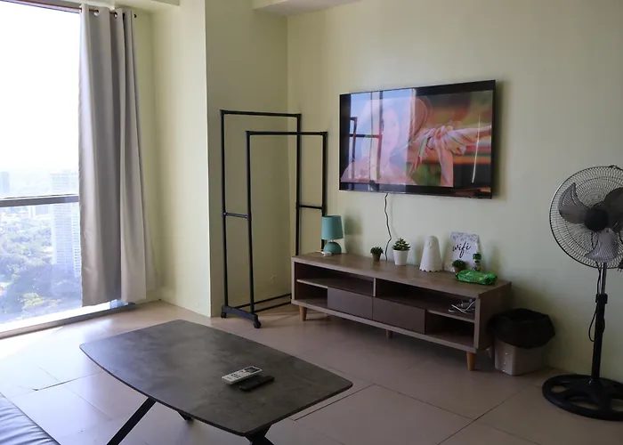 Simple&convience 1br In Bgc Near Hight Street Sm Aura Апартаменты Манила