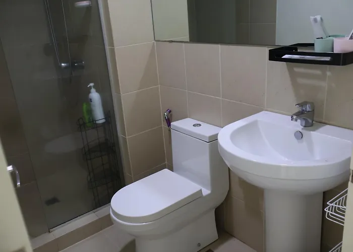 Simple&convience 1br In Bgc Near Hight Street Sm Aura Апартаменты