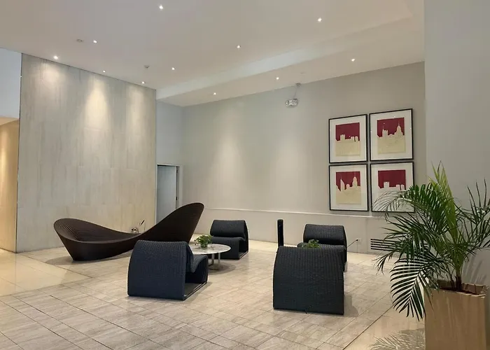 Simple&convience 1br In Bgc Near Hight Street Sm Aura *